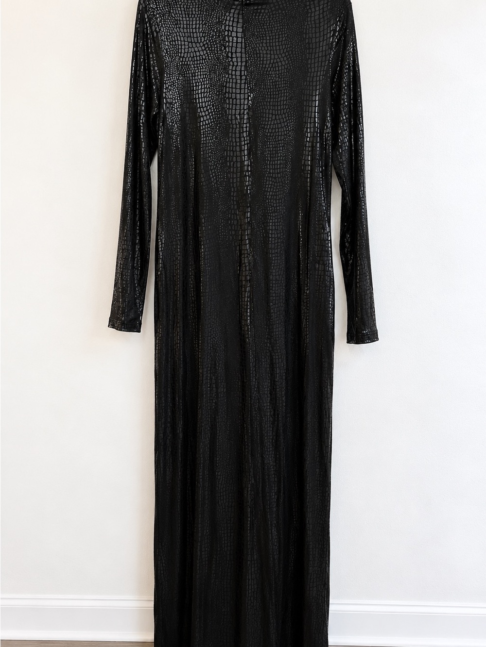 SHEIN Black Long-Sleeve Maxi Dress with Croc-Texture Shine
